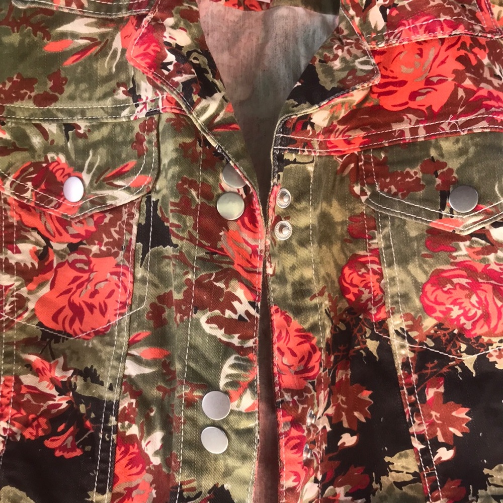 Live a Little Olive & Red Floral Jean Jacket - Picture 3 of 6